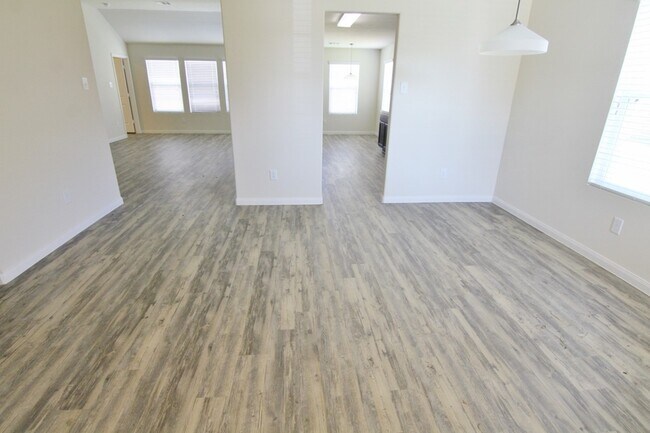 Building Photo - 33 Santa Barbara Dr