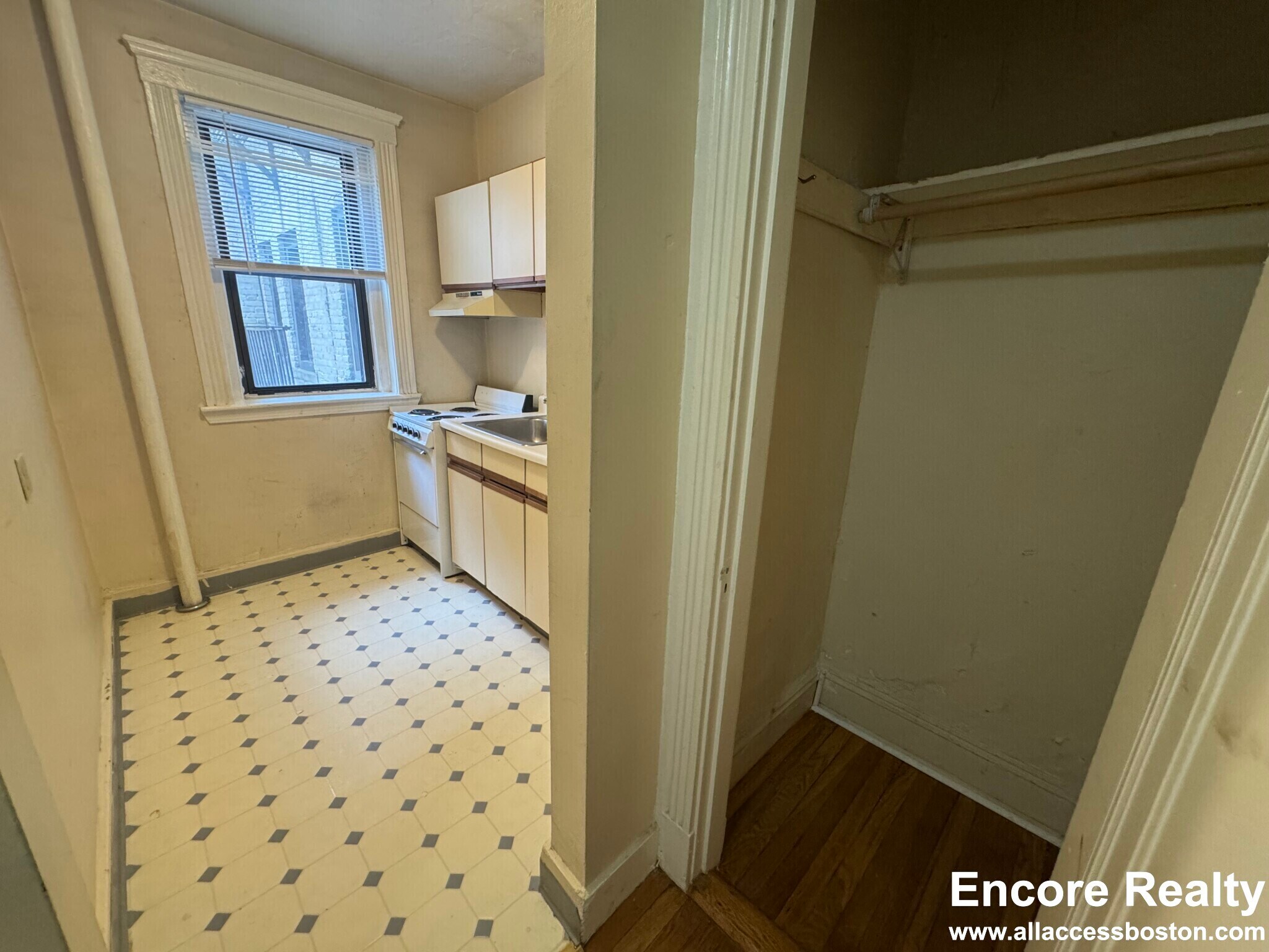 Building Photo - 11 Peterborough St