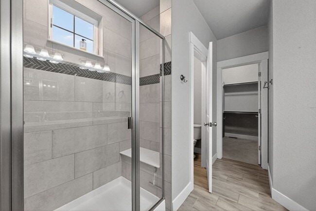 Building Photo - 8479 Cromwell Dr