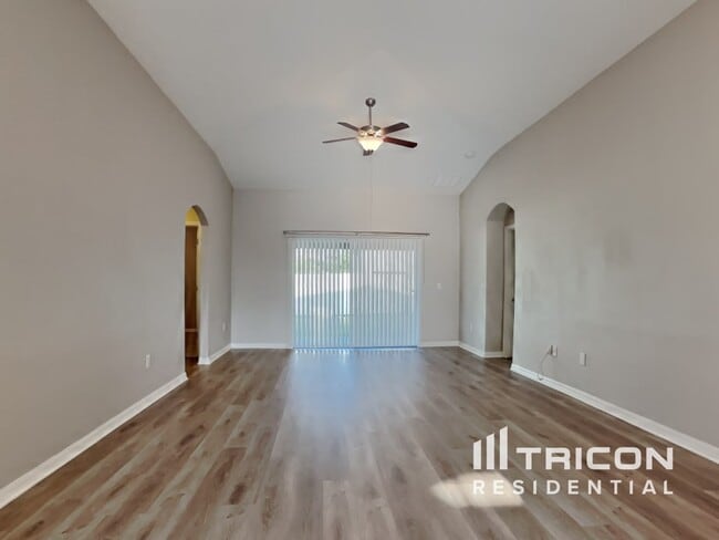 Building Photo - 16668 Myrtle Sand Dr