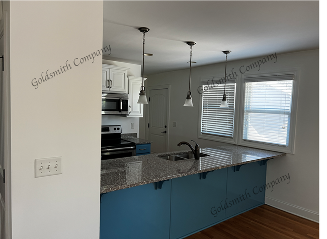 Primary Photo - 16 B Harris Street