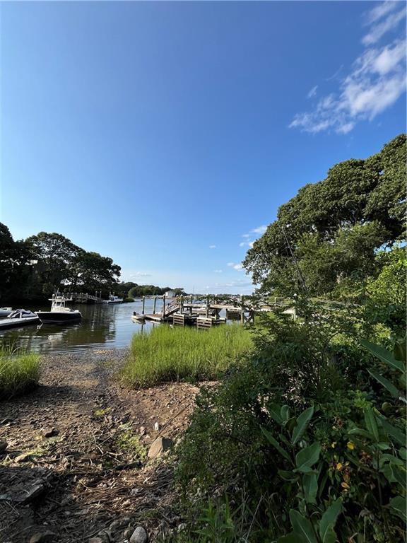 Building Photo - 7 Cove Rd