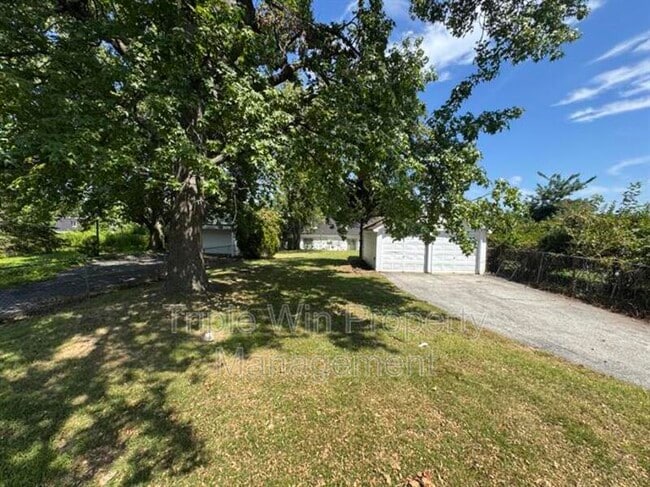 Building Photo - 1629 Talisman Ln