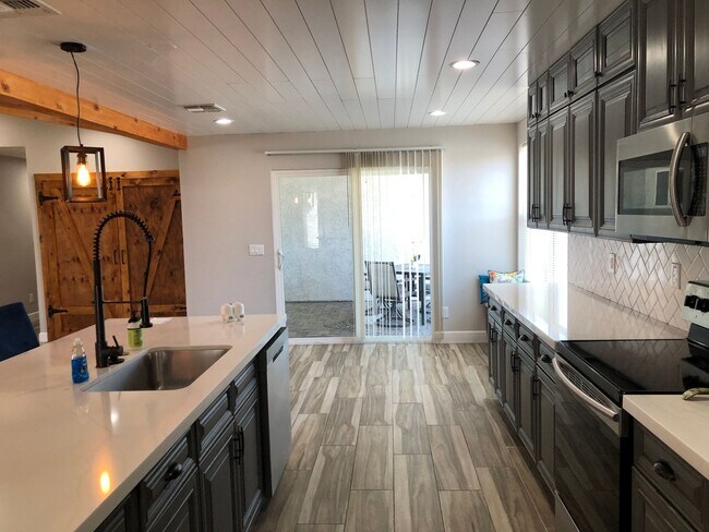 Building Photo - A GREAT REMODELED LIKE NEW HOME ON THE GOLF COURSE IN LEISURE WORLD 45+ Active Adult Resort Commu...