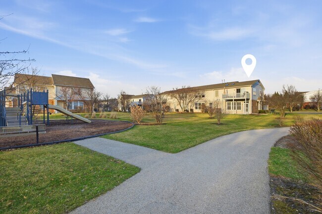 Building Photo - 1586 Millbrook Dr