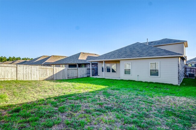 Building Photo - 21323 Pne Ml Dr