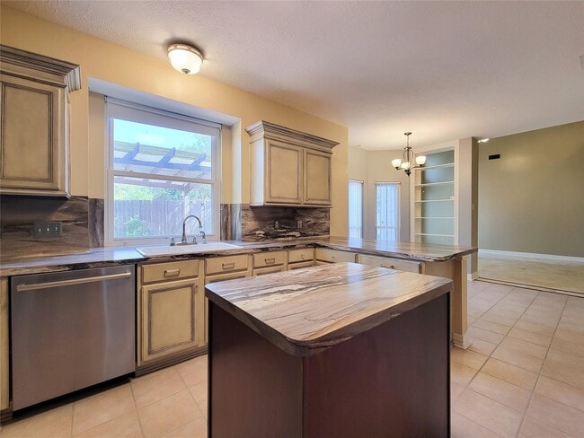 Building Photo - 13602 Somersworth Dr