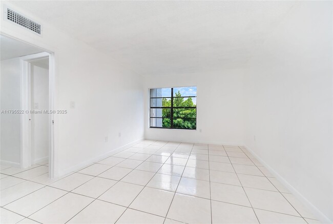 Building Photo - 13870 SW 62nd St