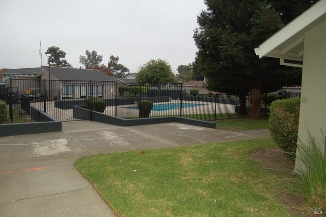 Building Photo - 77 El Toro Ct