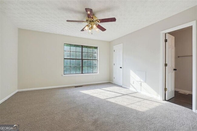 Building Photo - 1070 Travelers Trail