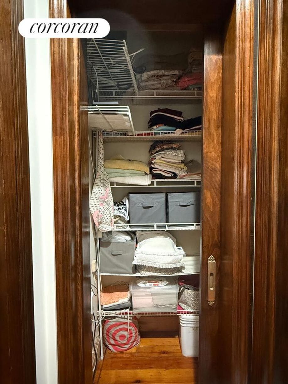 Building Photo - 152 6th Ave