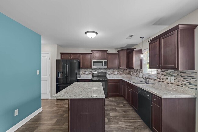 Building Photo - 3 Bed | 2.5 Bath | ~1,536 Sq Ft | Available for Rent