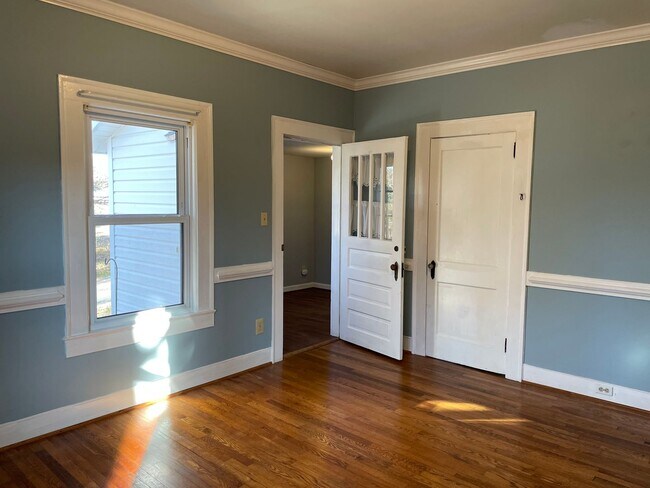 Building Photo - 4-5 bedroom home in Franklinville