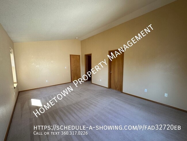Building Photo - 5201 43rd Ct SE