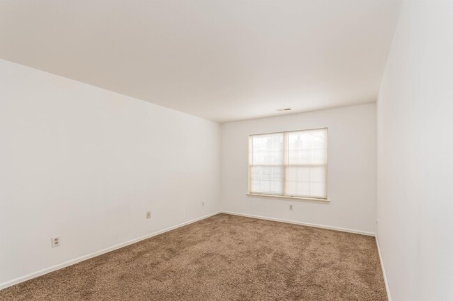Building Photo - 514 Cascade Ct