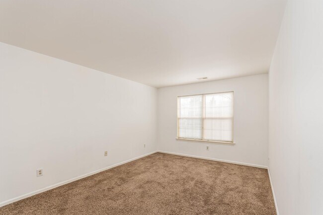 Building Photo - 514 Cascade Ct