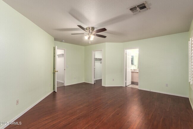 Building Photo - 881 E Appaloosa Rd