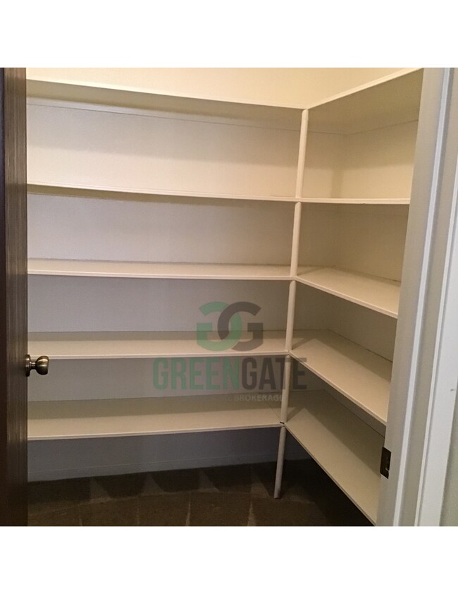 Building Photo - 941 Claremont Ct