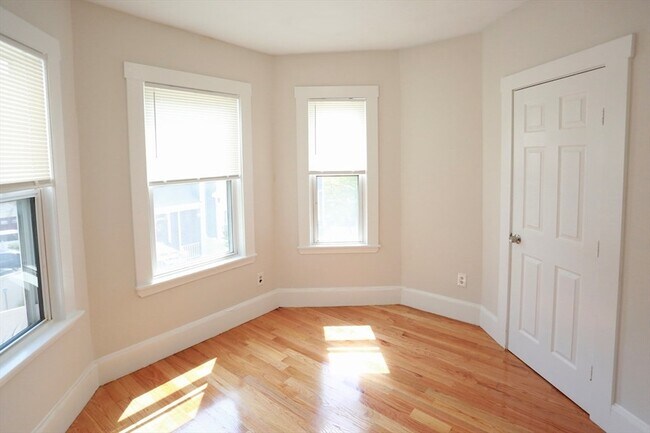 Building Photo - 41 Payson Ave