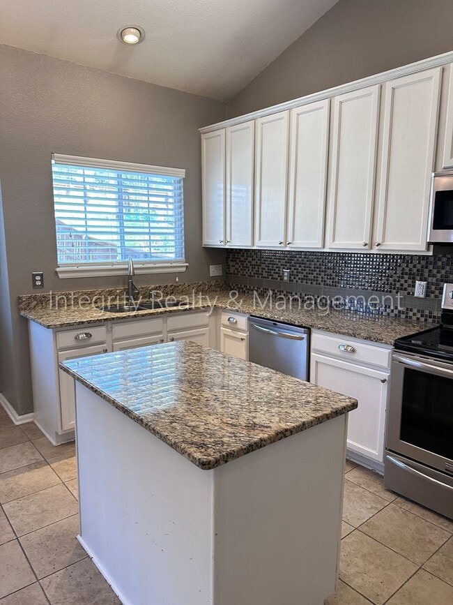 Building Photo - 1041 W Laurenwood Ln
