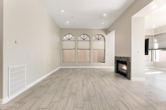 Building Photo - 11811 E Terra Dr