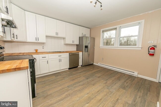 Building Photo - 90 Tufts Rd