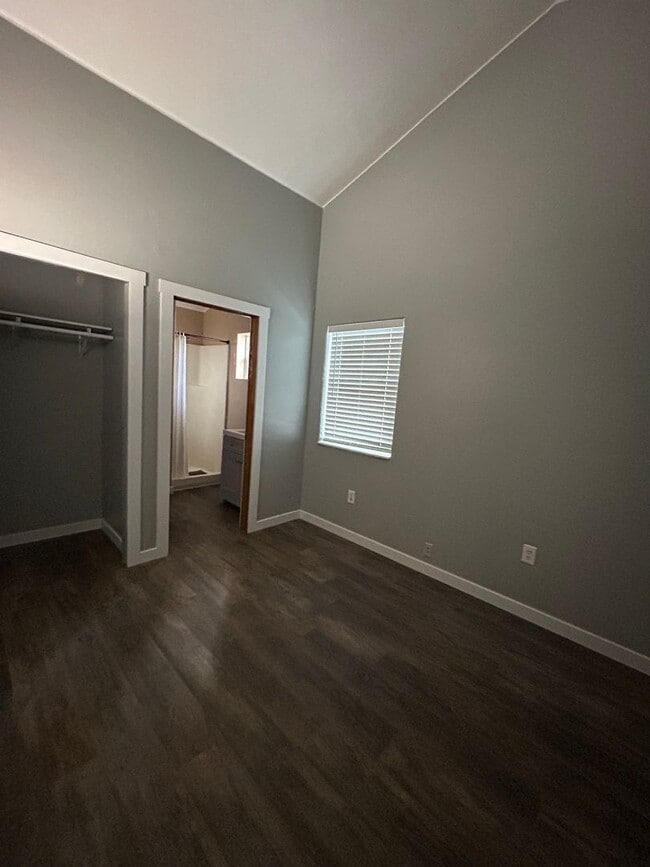 Building Photo - Cozy and Updated 3 Bed, 2 Bath House