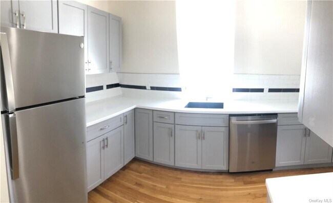 Building Photo - 11 Edgemont Rd