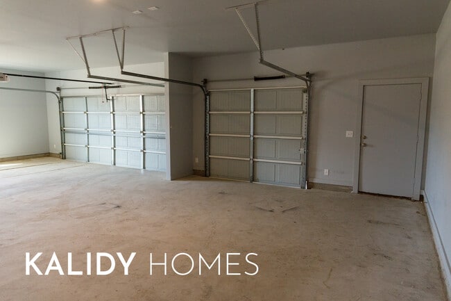 Building Photo - 306 Kirks Holw