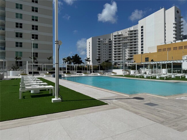 Building Photo - 770 Claughton Island Dr