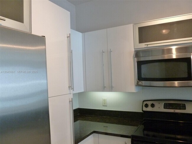 Building Photo - 7350 SW 89th St