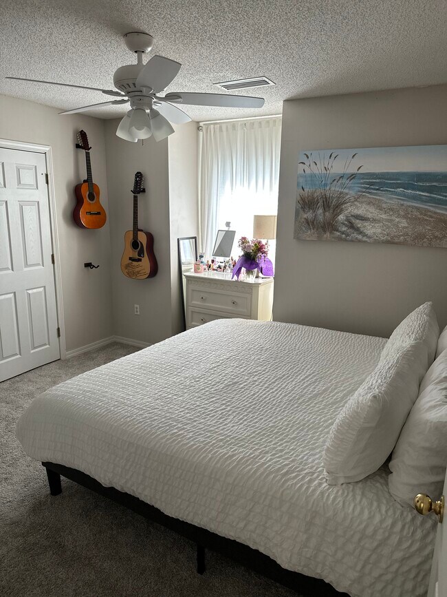 Bedroom #2 - 208 Twin Lakes Ln