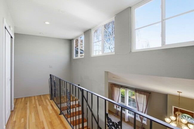 Building Photo - 6137 Banner Dr