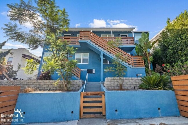 Building Photo - Modern 2Bdm 1Ba Downstairs Unit in North Park!