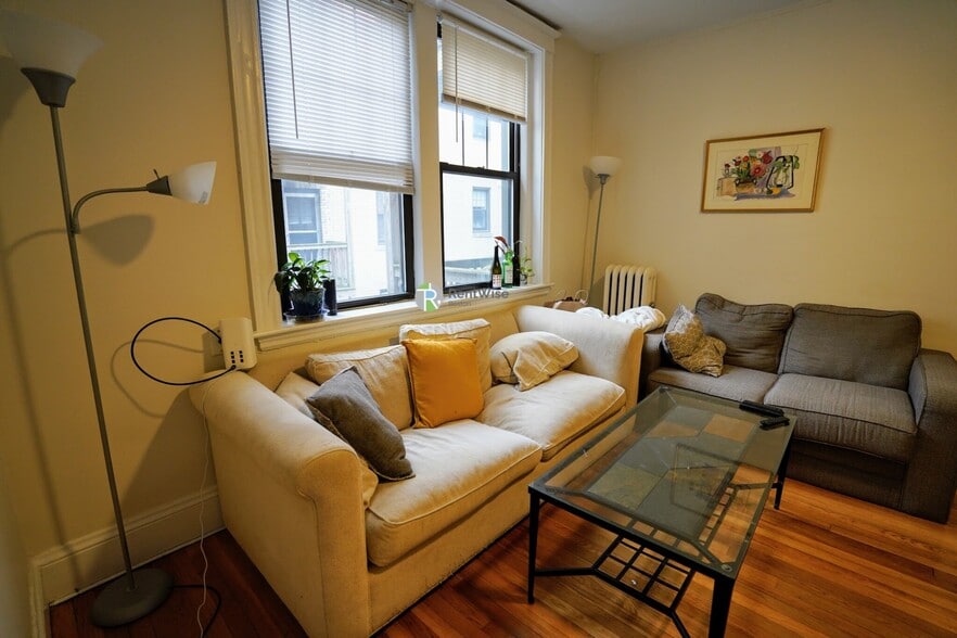 Building Photo - 294 Harvard St