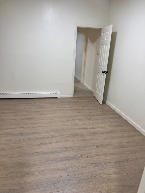 Building Photo - 587 Grove St
