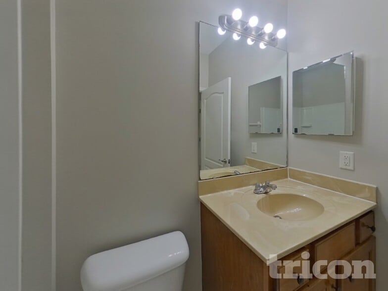 Building Photo - 12163 Georgia Oak Ct