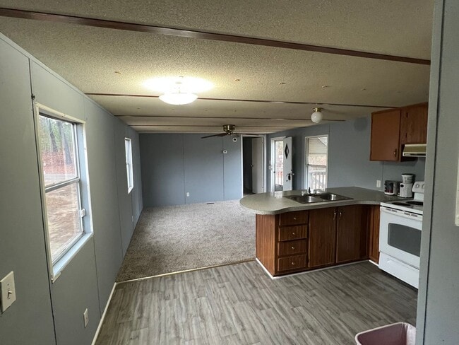 Building Photo - 2 Bedroom 1 Bath for rent