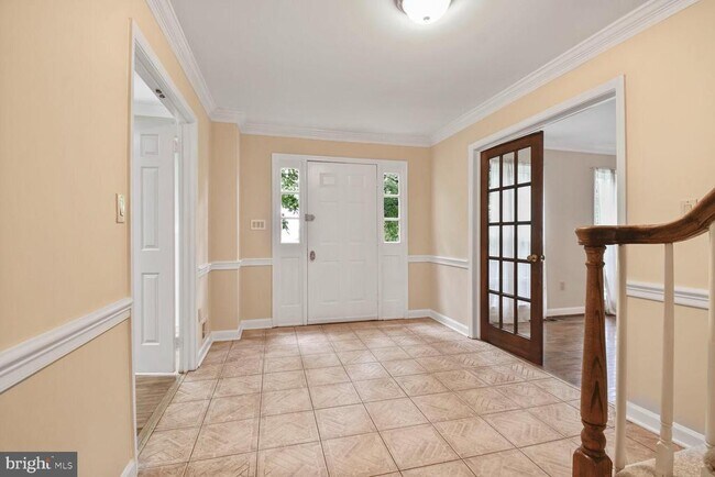 Building Photo - 8217 Lochinver Ln
