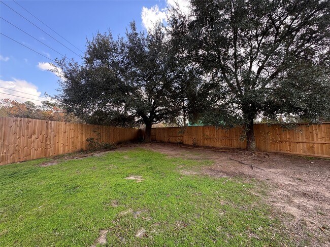 Building Photo - 23906 Kingmont Knoll Ct