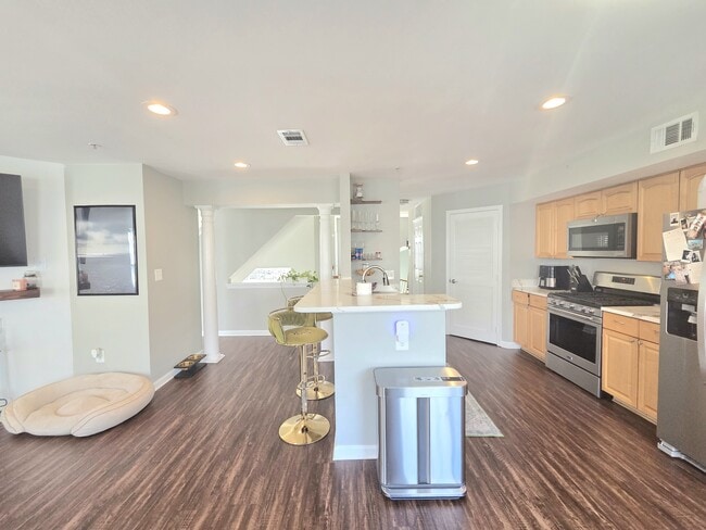 Building Photo - 1604 Post Oak Dr