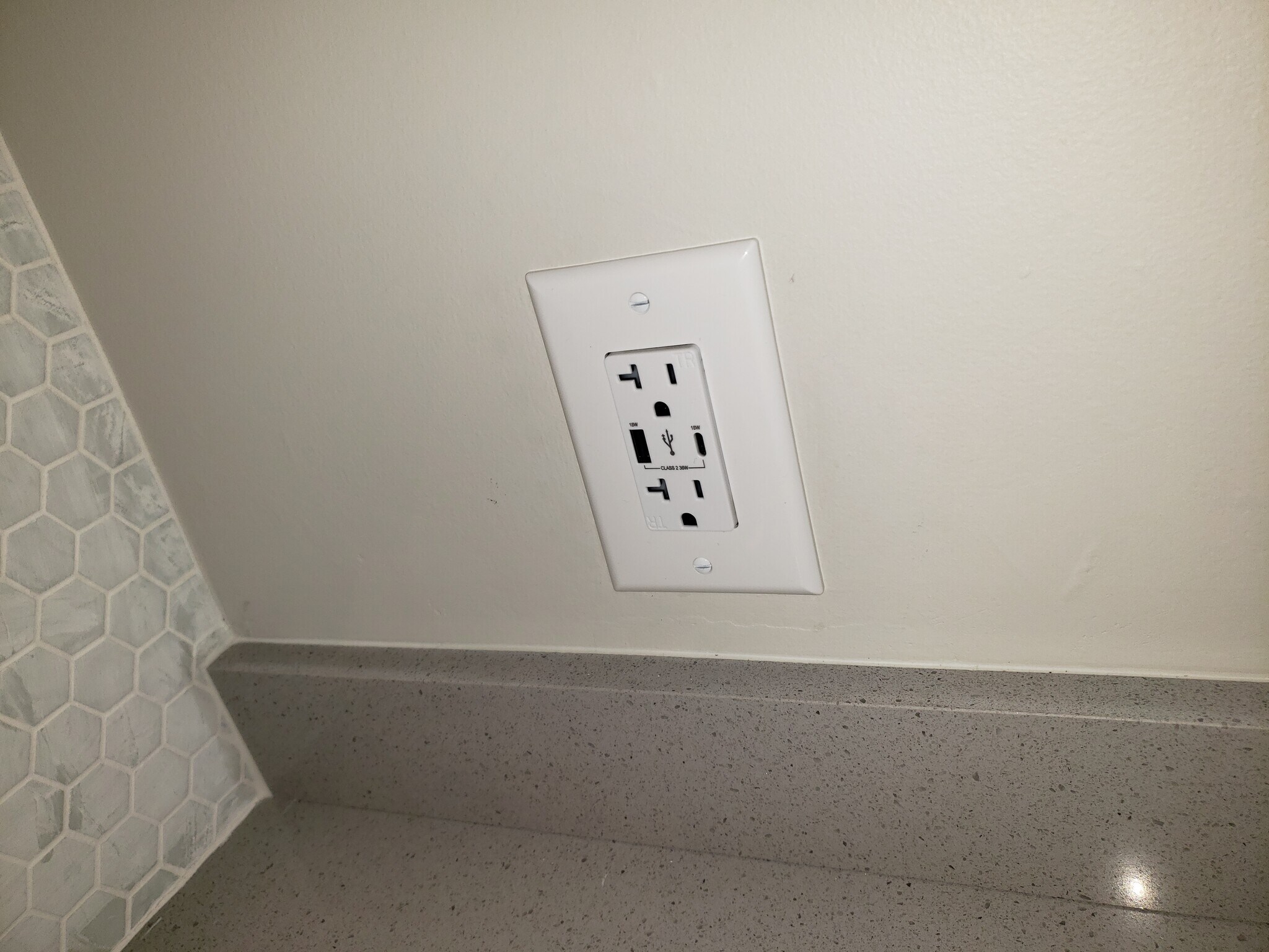 Building Photo - 608 S 3rd St