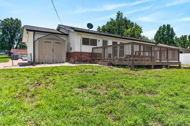 Building Photo - 2765 Chelsea Dr