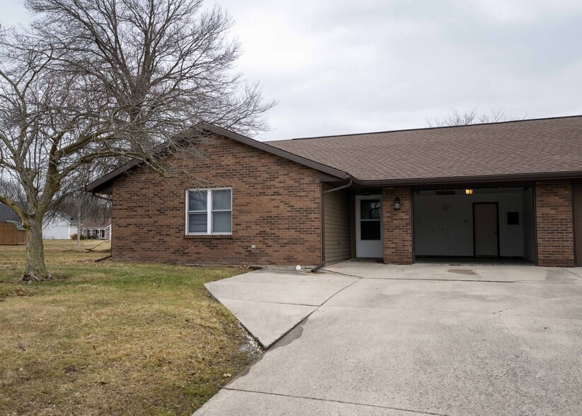 Building Photo - 106 Pierre Pl