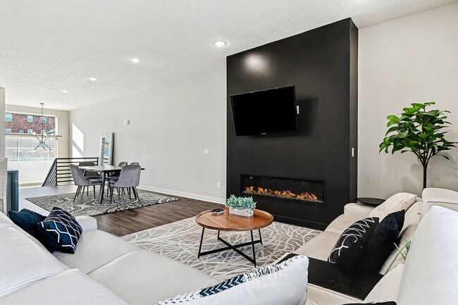 Building Photo - Fully Furnished Modern 3BR Retreat | Penthouse + Skyline Views