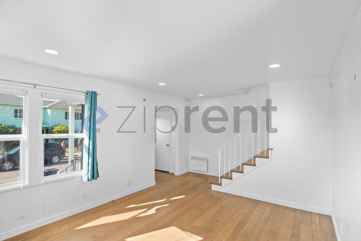 Building Photo - 5914 Mauritania Ave