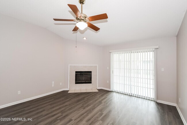 Building Photo - 13006 Staffordshire Dr S