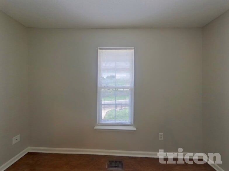 Building Photo - 8872 Treyburn Dr