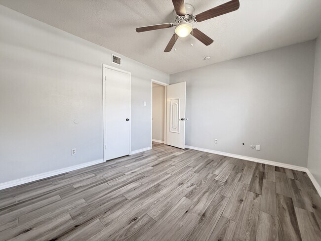 Building Photo - 4800 N Stanton St