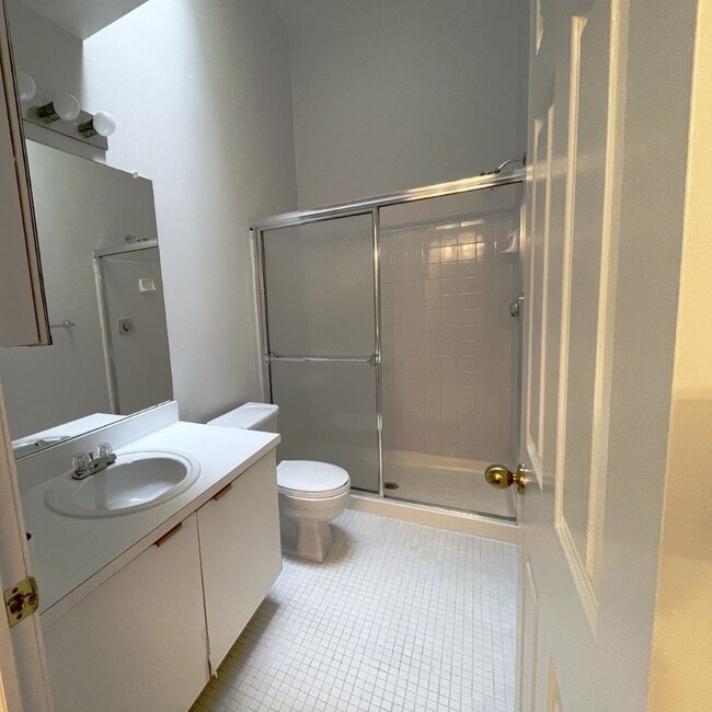Building Photo - Spacious Condominium